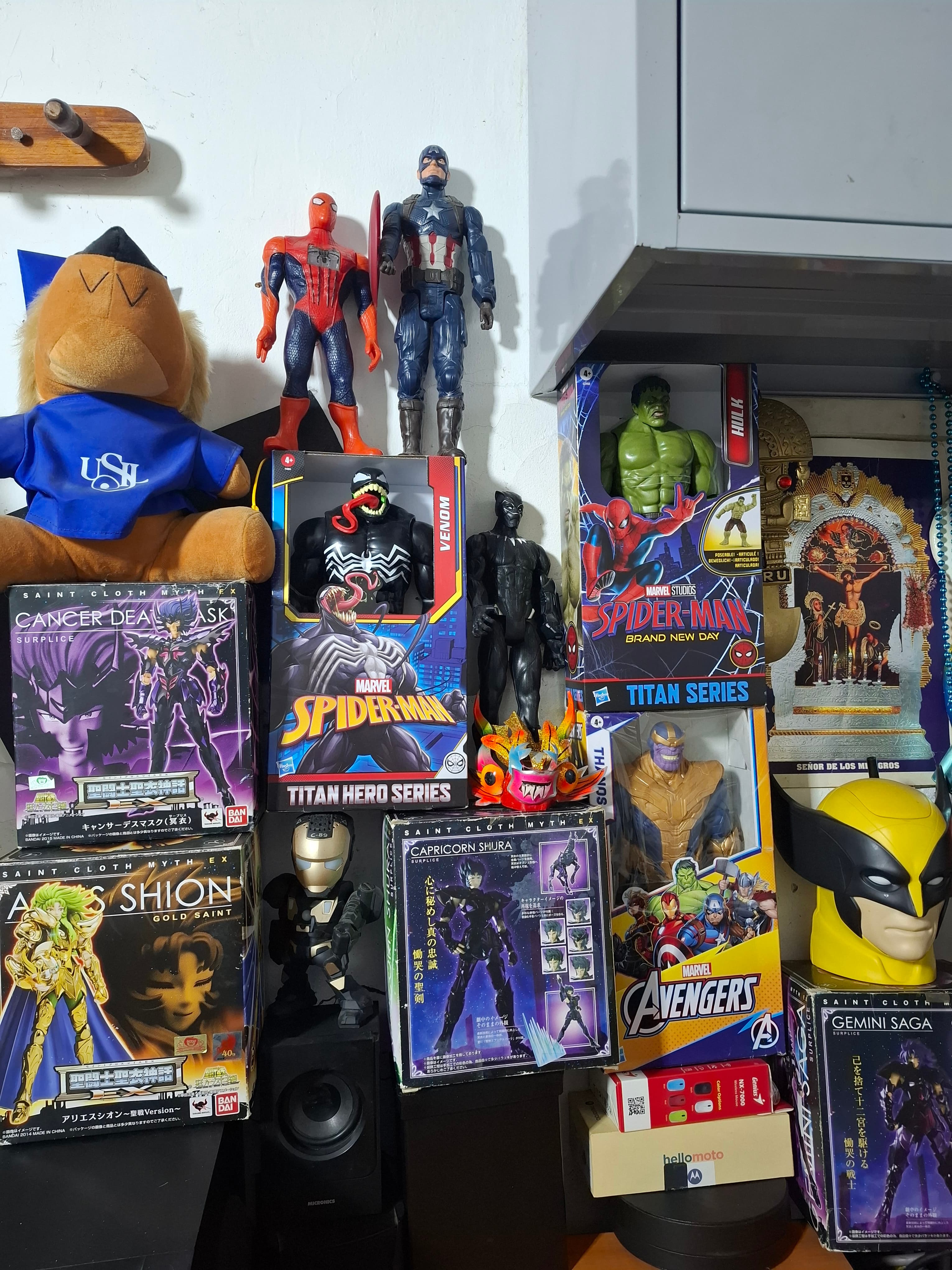 Mis figuras de Caballeros de Zodiaco y Marvel que ido adquiriendo en 10 años , la mayoría en cajita original.
